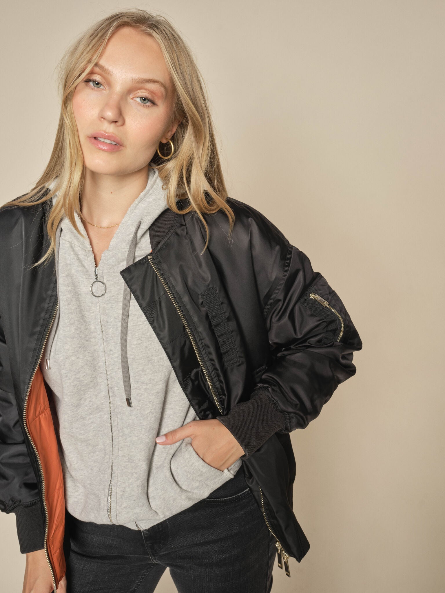 Modelshot / Grey Melange / Detail